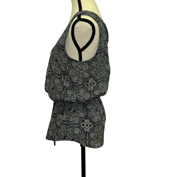 Banana Republic Cinch Waist Navy and White Tank Blouse Size S - office 2 evening - Picture 5 of 9